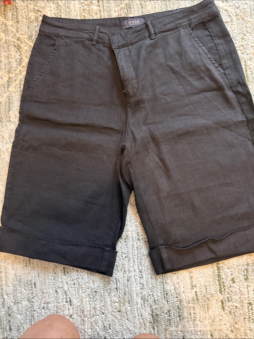 NYDJ women’s Black Flat Front Linen-Blend Shorts